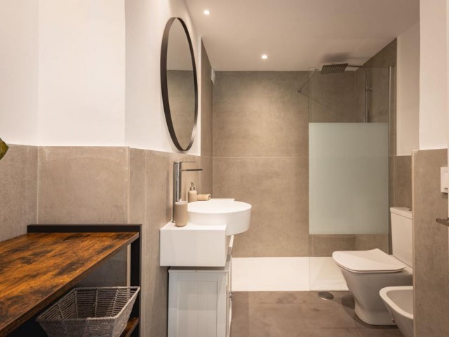 Apartamento con 2 Dormitorios  en Puerto Banús