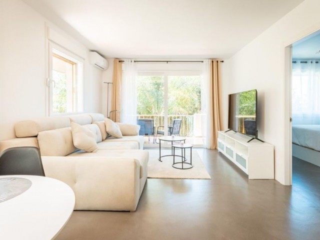 Apartamento con 2 Dormitorios  en Puerto Banús