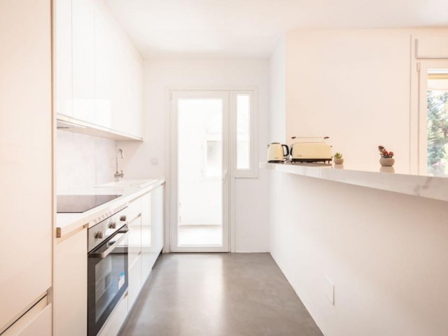 Apartamento con 2 Dormitorios  en Puerto Banús