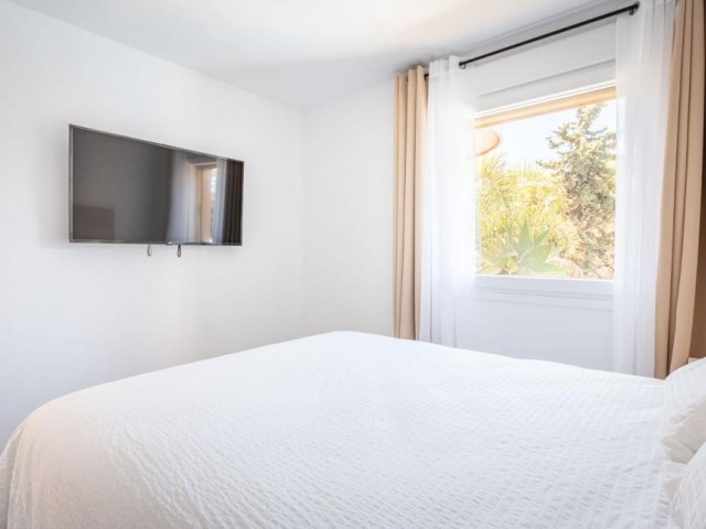 Apartamento con 2 Dormitorios  en Puerto Banús