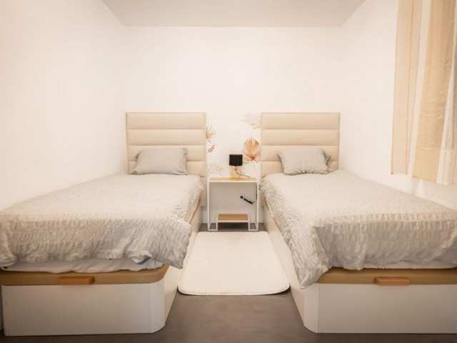 Apartamento con 2 Dormitorios  en Puerto Banús