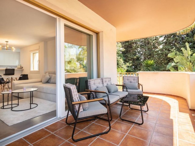 Apartamento con 2 Dormitorios  en Puerto Banús
