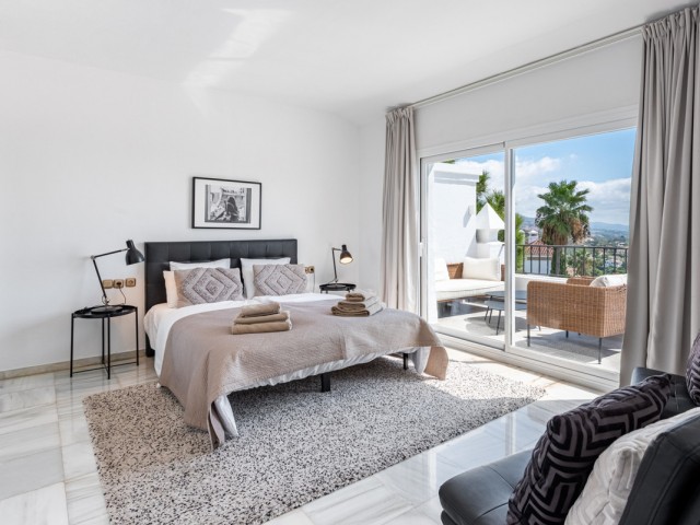 3 Bedrooms Apartment in Benahavís