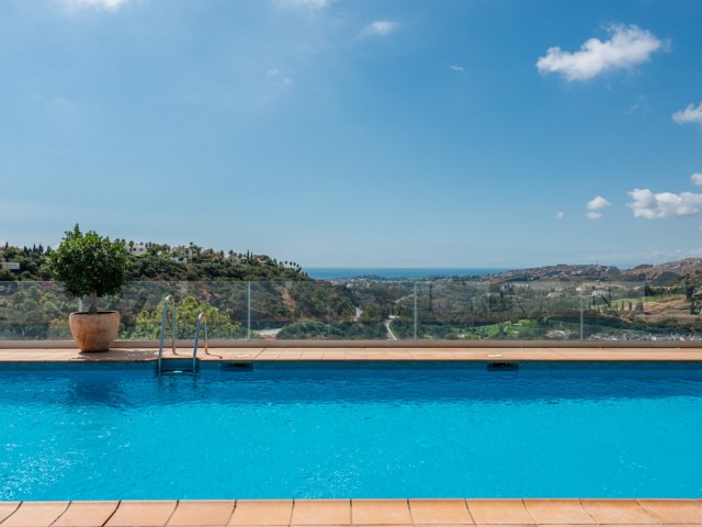 3 Bedrooms Apartment in Benahavís