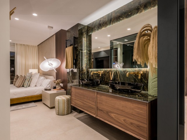 6 Bedrooms Apartment in Marbella