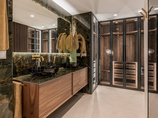 6 Bedrooms Apartment in Marbella