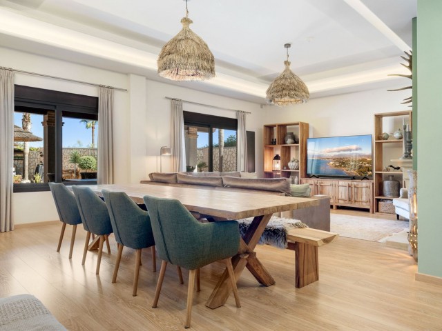 5 Bedrooms Villa in Mijas Costa