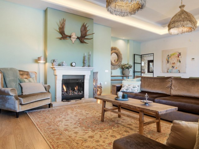 5 Bedrooms Villa in Mijas Costa