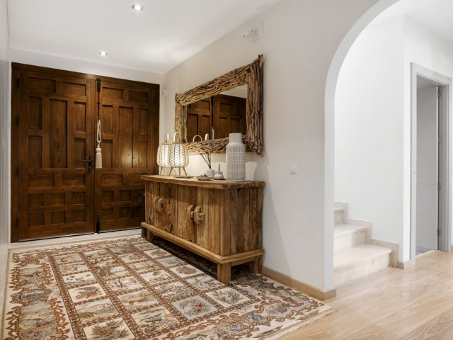5 Bedrooms Villa in Mijas Costa