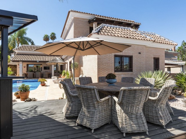 5 Bedrooms Villa in Mijas Costa