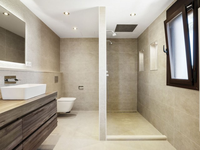 5 Bedrooms Villa in Mijas Costa