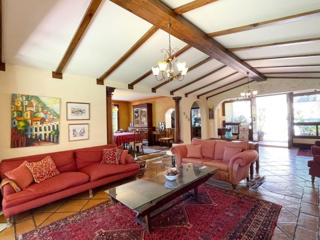 5 Bedrooms Villa in San Pedro de Alcántara