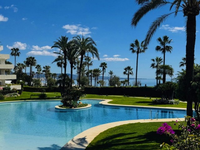5 Bedrooms Apartment in Marbella