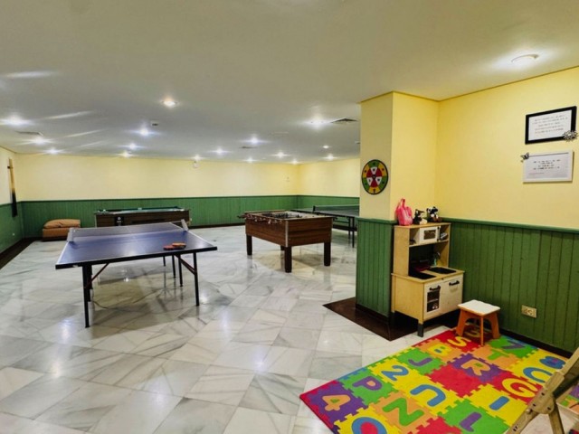 5 Bedrooms Apartment in Marbella
