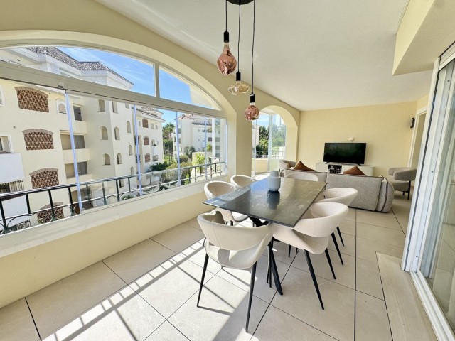 3 Bedrooms Apartment in Elviria