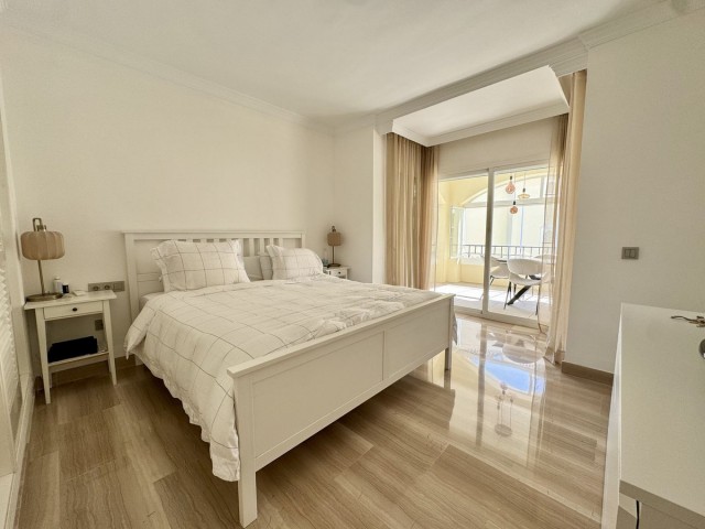3 Bedrooms Apartment in Elviria