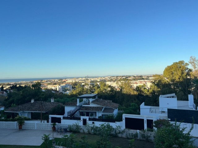 3 Bedrooms Apartment in Nueva Andalucía