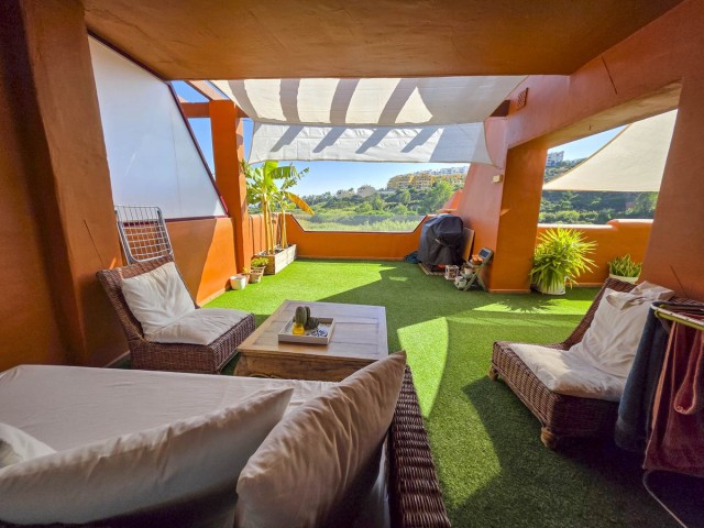 Apartment, La Duquesa, R5164906