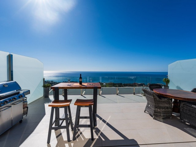 Apartamento con 3 Dormitorios  en Benalmadena