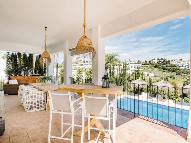 5 Makuuhuoneen Huvila Estepona