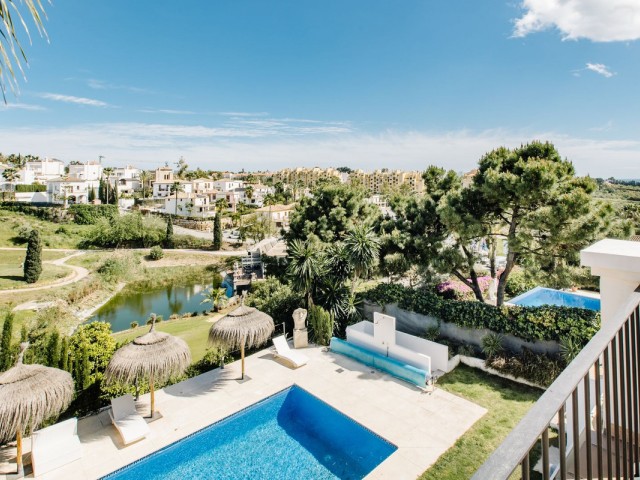 5 Makuuhuoneen Huvila Estepona