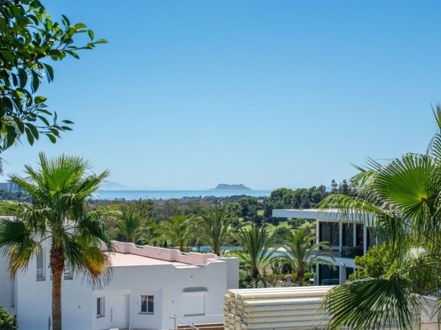 2 Bedrooms Apartment in Benahavís