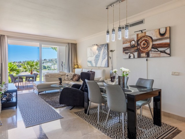 2 Bedrooms Apartment in Benahavís
