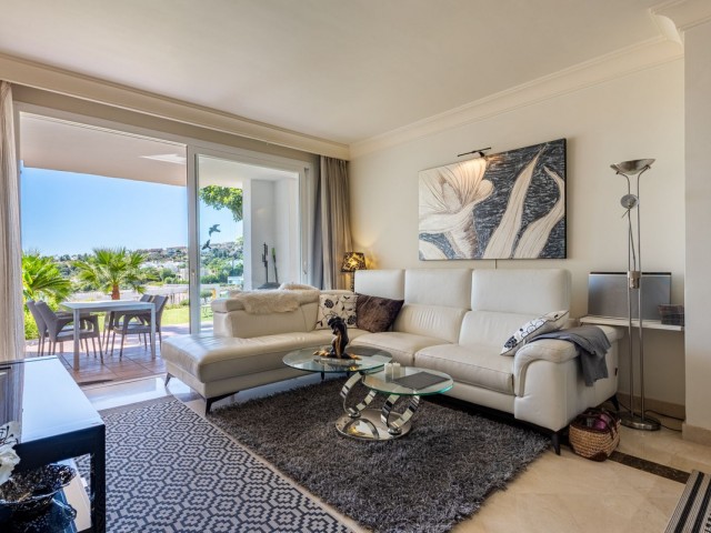 2 Bedrooms Apartment in Benahavís