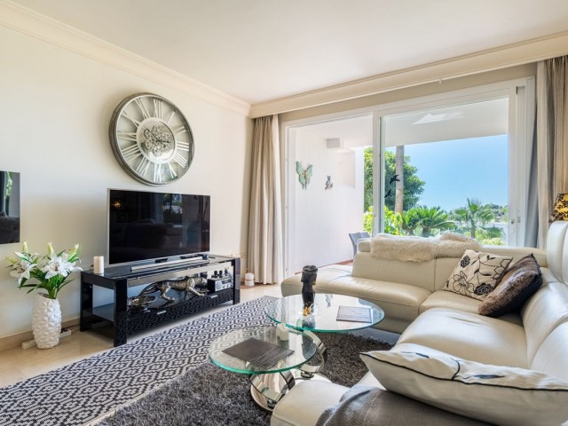 2 Bedrooms Apartment in Benahavís