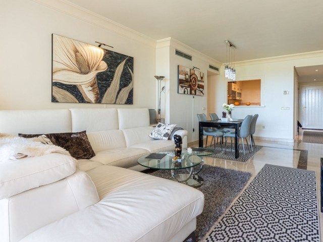 2 Bedrooms Apartment in Benahavís