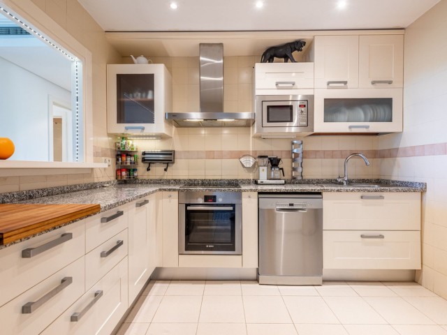 2 Bedrooms Apartment in Benahavís