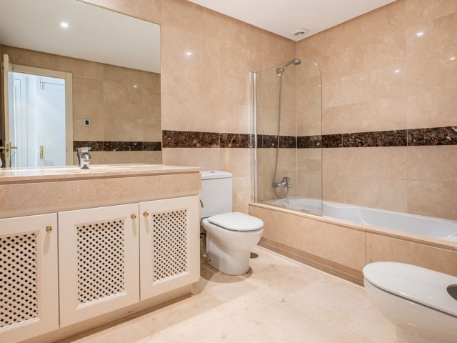 2 Bedrooms Apartment in Benahavís