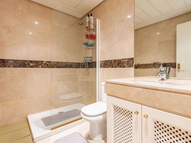 2 Bedrooms Apartment in Benahavís
