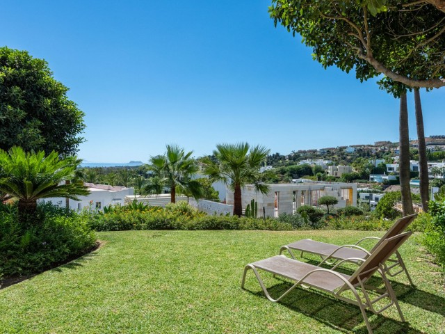 2 Bedrooms Apartment in Benahavís