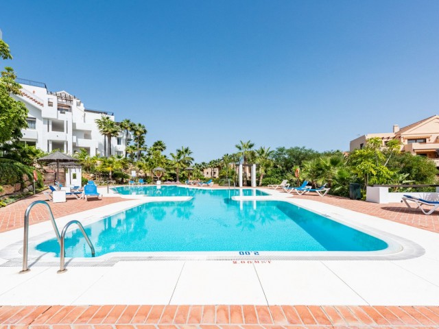 2 Bedrooms Apartment in Benahavís