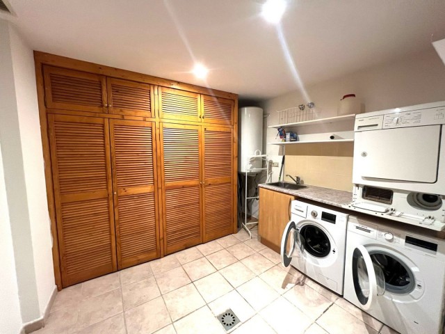 Villa avec 5 Chambres  à Riviera del Sol