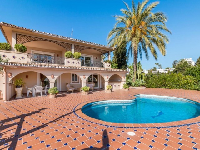 3 Makuuhuoneen Huvila Guadalmina Alta