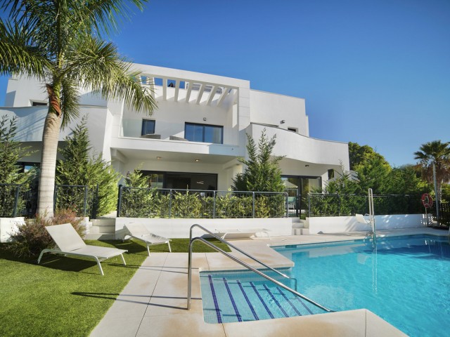 3 Slaapkamer Rijtjeshuis in Estepona