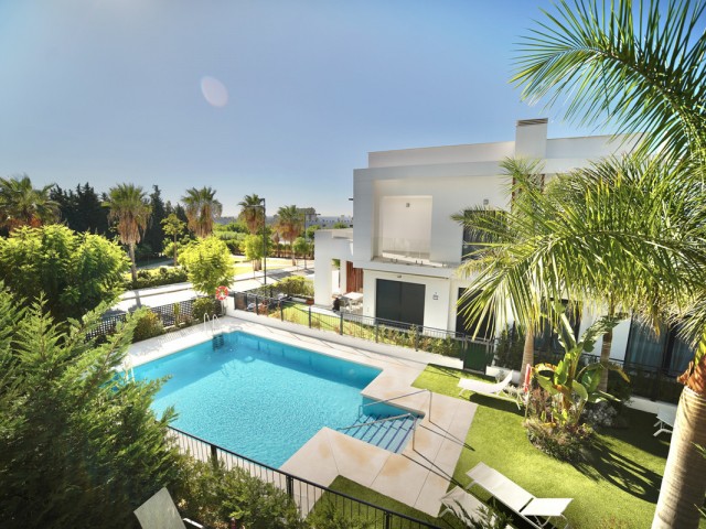 3 Slaapkamer Rijtjeshuis in Estepona