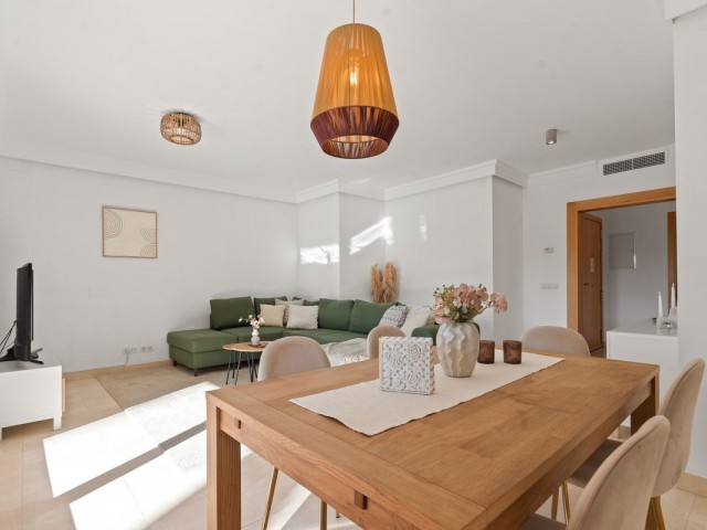 Apartamento con 2 Dormitorios  en Estepona