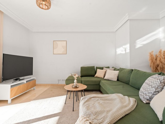 Apartamento con 2 Dormitorios  en Estepona