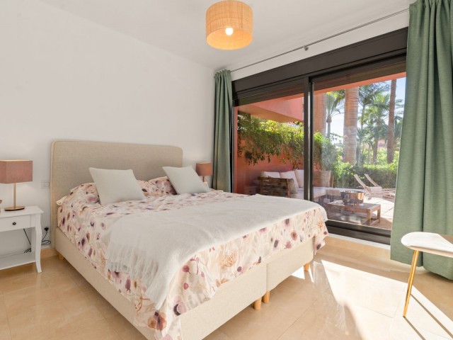 Apartamento con 2 Dormitorios  en Estepona