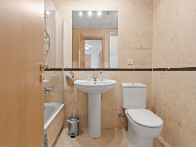 Apartamento con 2 Dormitorios  en Estepona