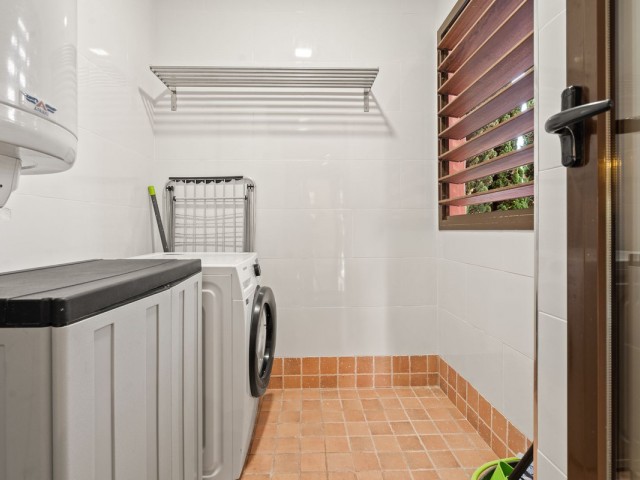Apartamento con 2 Dormitorios  en Estepona