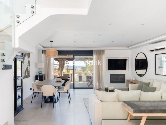 3 Bedrooms Townhouse in Casares