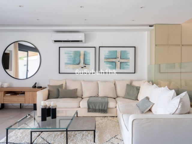 3 Bedrooms Townhouse in Casares