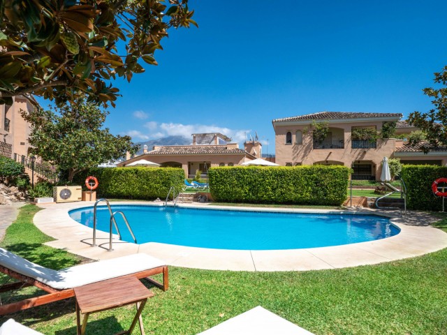Apartment, Nueva Andalucia, R5164399