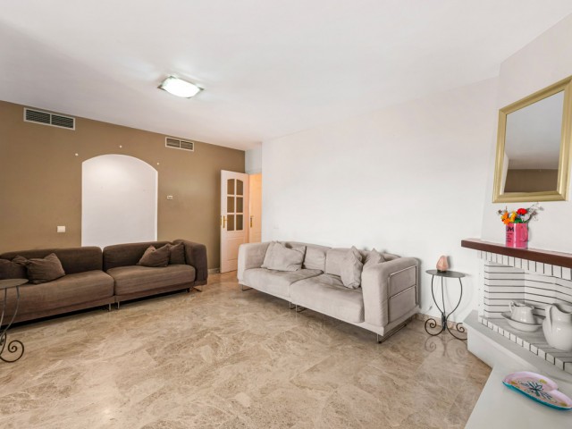 Apartment, Nueva Andalucia, R5164399