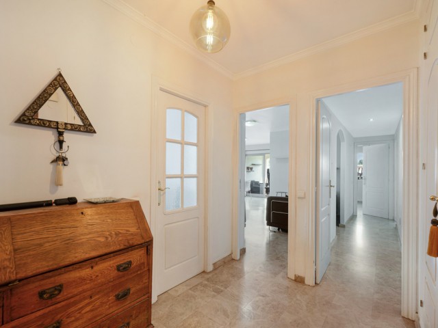 2 Bedrooms Apartment in Nueva Andalucía