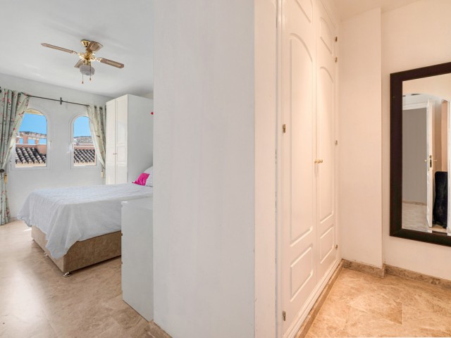 2 Bedrooms Apartment in Nueva Andalucía
